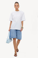 Hold each second white t-shirt
